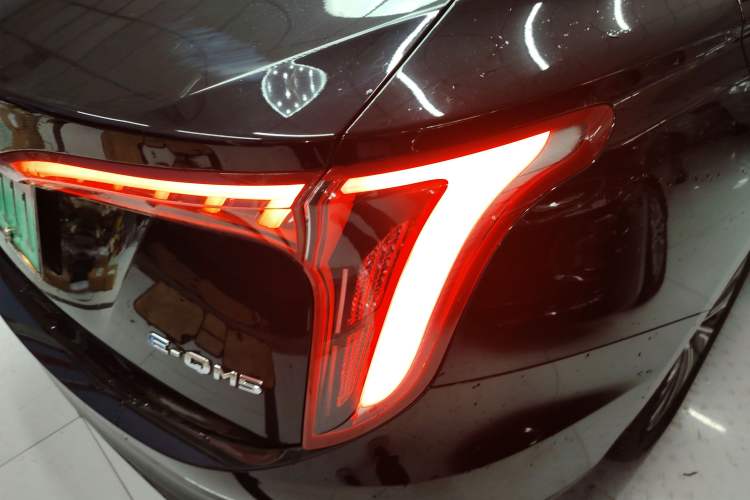 Used Hongqi E-QM5 2022 431 km Charge & Enjoy Edition