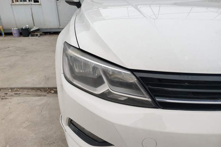 Used Volkswagen Lamando 2015 230TSI DSG Fashion Edition Right Front Headlight