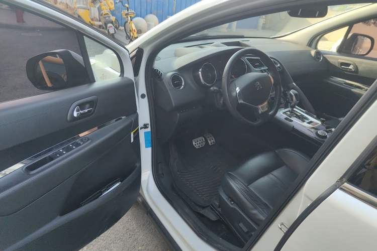 Used Peugeot 3008 2015 1.6THP Automatic Prestige Edition Driver Seat