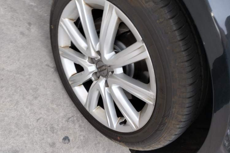 Used Audi A6L 2012 30 FSI Technology Edition Right Front Wheel Hub