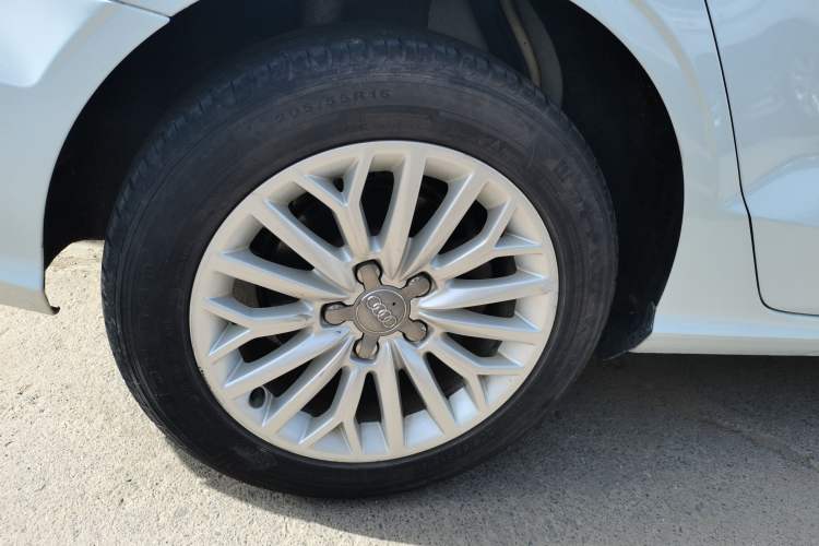 Used Audi A3 2015 Limousine 35 TFSI Millionth Anniversary Intelligent Leading Model
