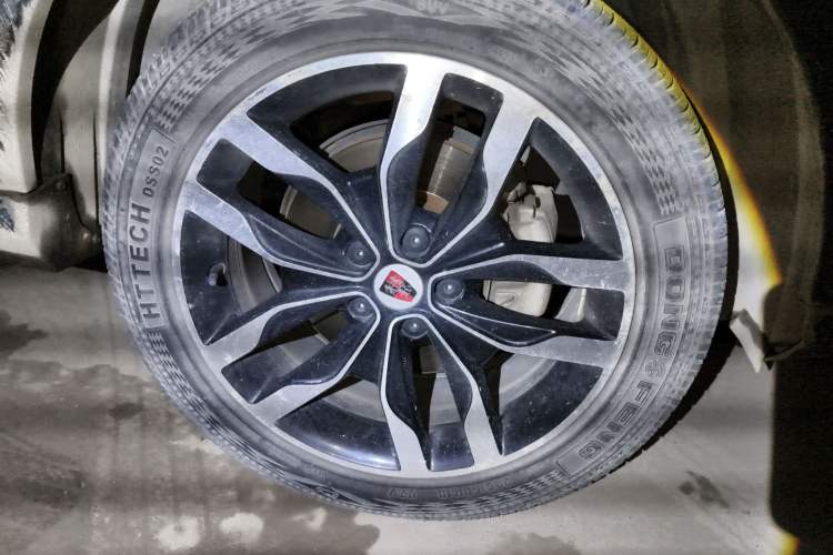 Used Roewe RX5 2016 20T Two-Wheel Drive Automatic Internet Smart Edition
