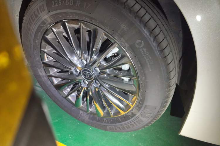 Used Toyota Vellfire 2019 Dual-Engine 2.5L HV Prestige Edition Right Front Wheel Hub