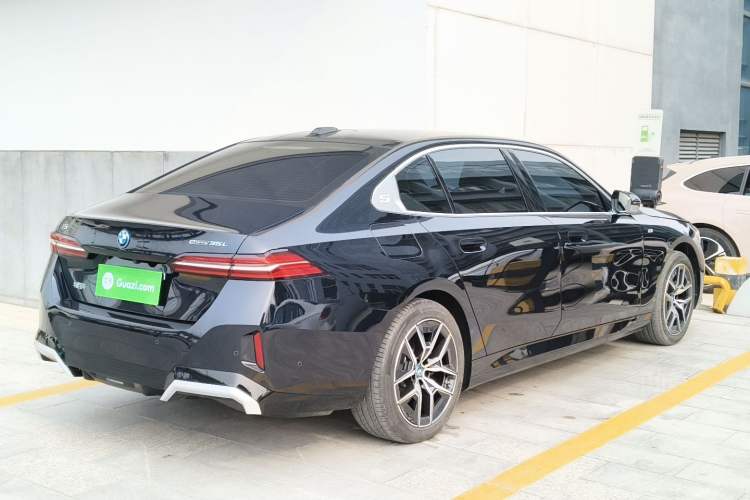 Used BMW i5 2024 eDrive 35L M Sport Package
