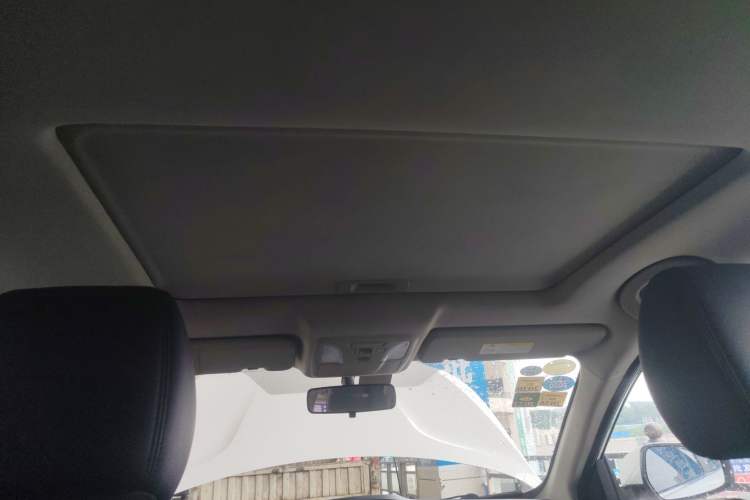 Used Dongfeng Aeolus AX7 2018 Classic 1.6T Automatic Luxury Model Headliner