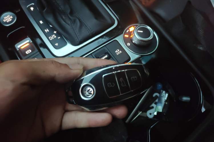 Used Volkswagen Touareg 2018 3.0 TSI Glory Collection Edition Vehicle Key