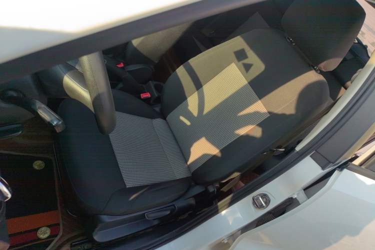 Used Volkswagen Polo 2016 1.4L Manual Fashion Model Left Front Seat