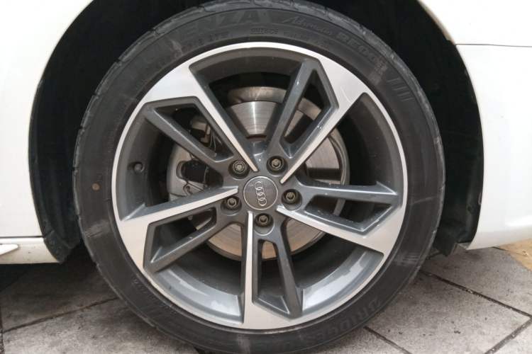 Used Audi A4L 2020 40 TFSI Fashion Dynamic Model Right Front Wheel Hub