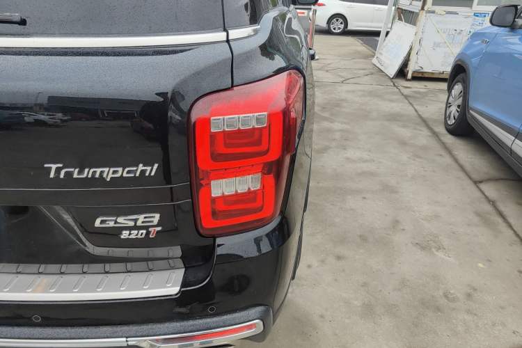 Used GAC Trumpchi GS8 2017 320T Two-Wheel Drive Luxury Smart Connectivity Version (7 Seats) Right Rear Taillight