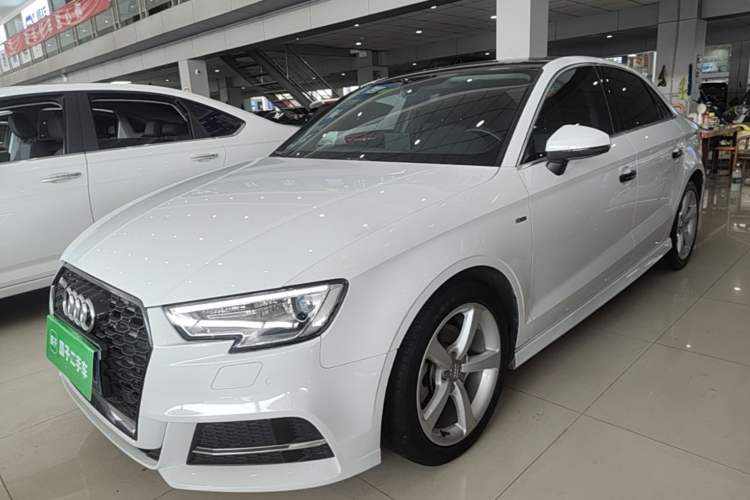 Used Audi A3 2017 Limousine 35 TFSI Fashion Model Guazi used car, China used car export, Used car for sale, Used cars, Cheapest cars for sale