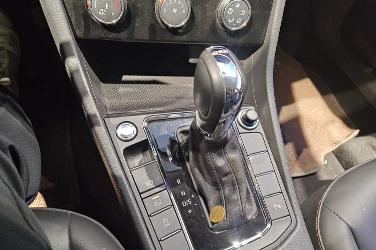 Used Volkswagen Bora 2023 200TSI DSG Enjoyment Edition Gear Lever