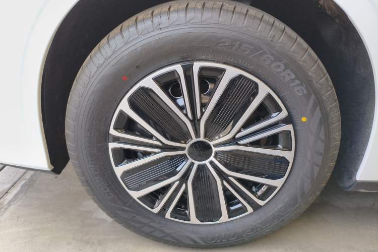 Used Geely Galaxy Stellar 6 2026 Model 125km Free-Style Edition
