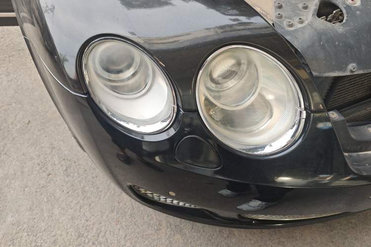 Used Bentley Flying Spur 2010 6.0T Five-Seat Version Right Front Headlight