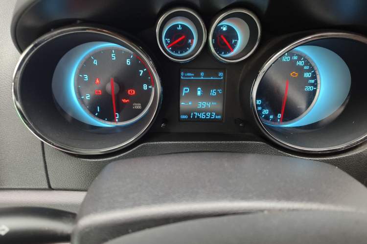 Used CHANGAN CS35 2015 1.6L Automatic Luxury Model China IV Standard Odometer Close Up