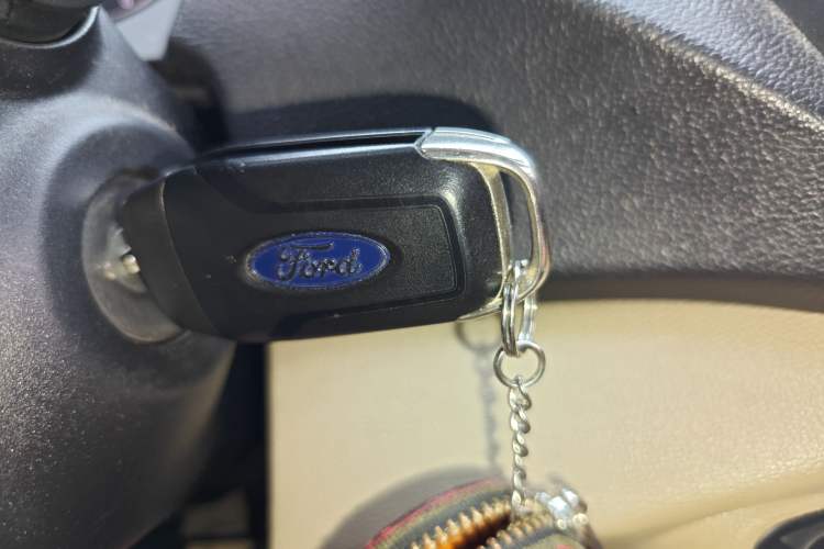 Used Ford Escort 2015 1.5L Manual Comfort Model
