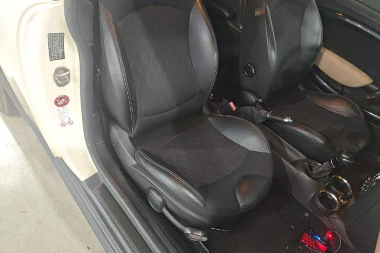 Used MINI MINI 2012 1.6L COOPER Baker Street