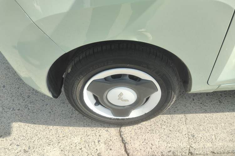 Used Wuling Hongguang MINIEV 2022 Macaron Premium Model – Lithium Iron Phosphate Left Front Wheel Hub