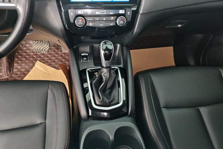 Used Nissan Qashqai 2022 2.0L CVT XV Smart Enjoyment Version Gear Lever