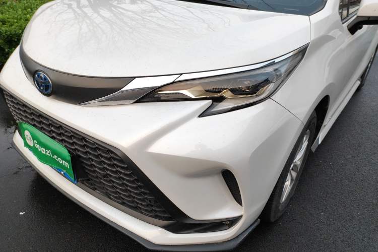 Used Toyota Granvia 2023 2.5L Hybrid Comfort Edition
