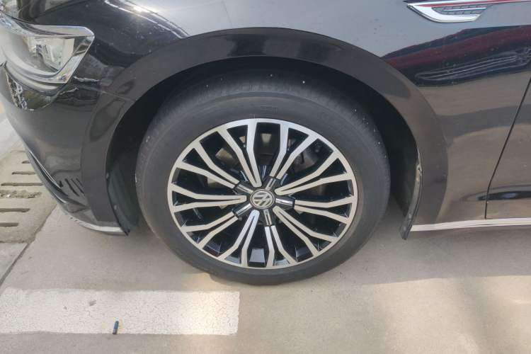 Used Volkswagen Phideon 2018 Revised Version 380TSI Two-Wheel Drive Business Edition
