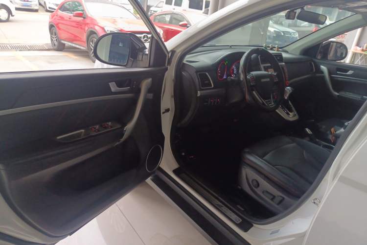 Used Haval H6 2015 Sport Edition 1.5T Automatic Two-Wheel Drive Luxury Model