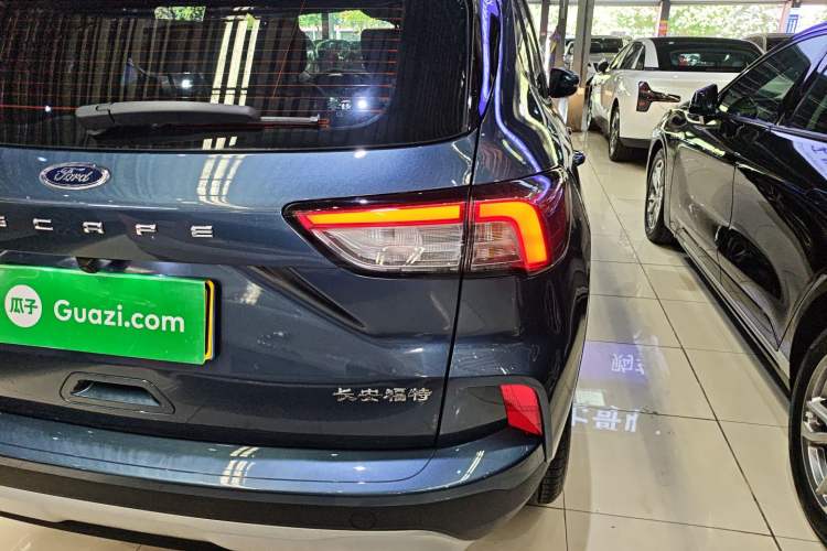 Used Ford Escape 2024 EcoBoost 245 Two-Wheel-Drive Comfort Edition
