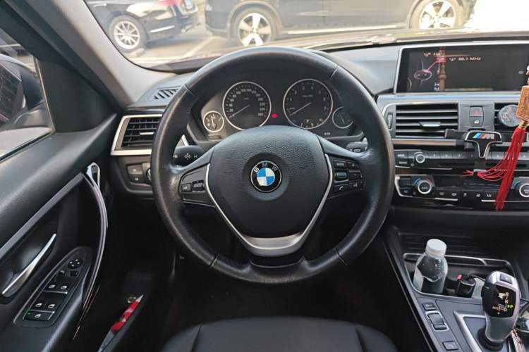 Used BMW 3 Series 2017 320Li Fashion Model
