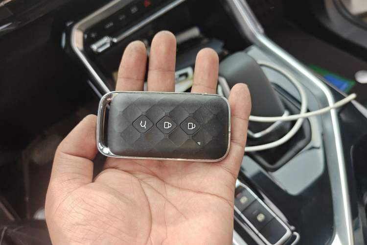 Used Wuling Asta 2022 2.0L DHT Electric-Speed Version Vehicle Key