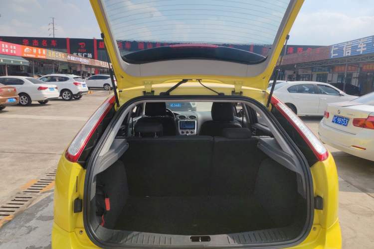 Used Ford Focus 2013 Hatchback Classic 1.8L Automatic Base Model