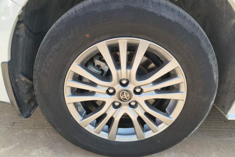 Used Toyota SIENNA 2023 2.5L Hybrid Comfort Edition Right Rear Wheel Hub