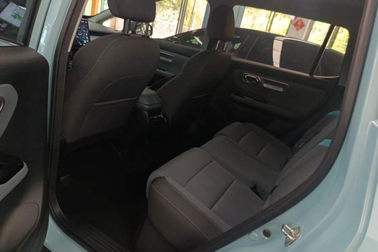 Used AION Y 2023 Younger