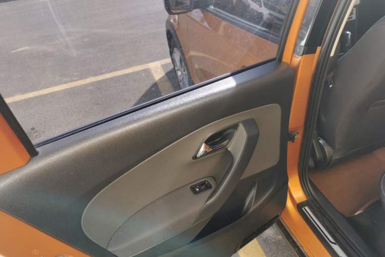 Used Volkswagen Polo 2014 1.6L Cross Polo Automatic
