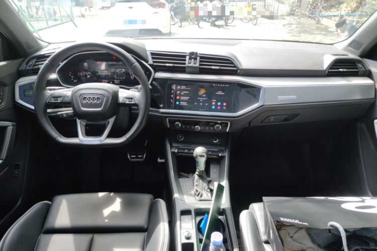 Used Audi Q3 2024 35 TFSI Fashion Dynamic Edition Center Console