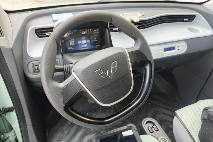 Used Wuling Hongguang MINIEV 2022 Macaron Premium Model – Lithium Iron Phosphate