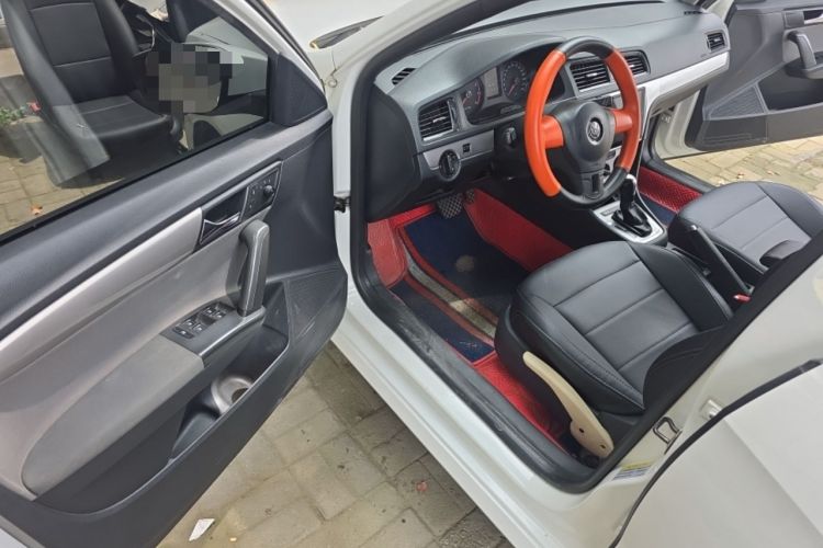 Used Volkswagen Gran Lavida 2013 1.6L Automatic Fashion Model Driver Seat