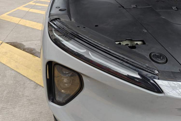 Used Nio ES6 2023 75 kWh Right Front Headlight