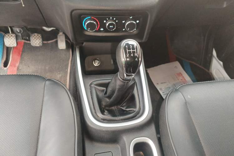 Used Jinbei Gold Hiace M Classic 2022 1.5L Travel Lion Passenger Van 7 Seats