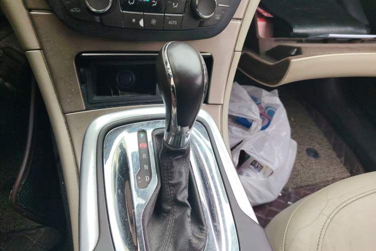Used Buick Regal 2010 2.0L Expo Edition Gear Lever