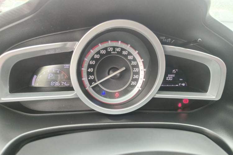 Used Mazda 3 Axela 2014 Sedan 1.5L Automatic Luxury Model