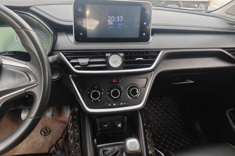 Used Wuling Hongguang S3 2018 1.5L Manual Comfort Model China V Standard