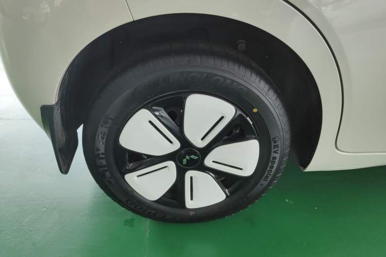 Used Wuling Hongguang MINIEV 2025 Four-Door Version Advanced Edition Exterior 5