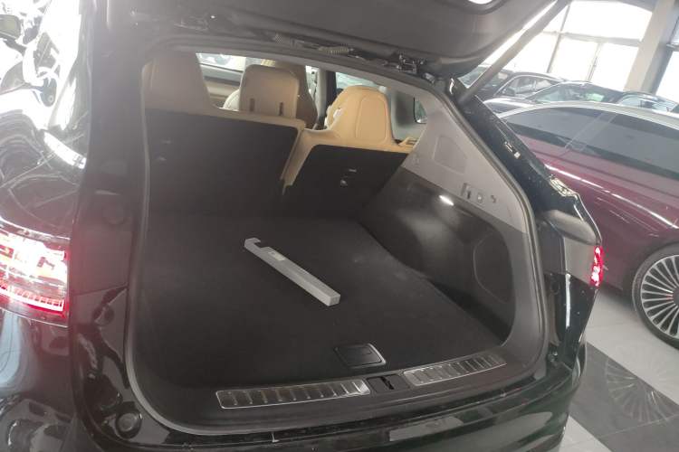 Used Hima Luxeed R7 2024 All-Electric 736 km Ultra