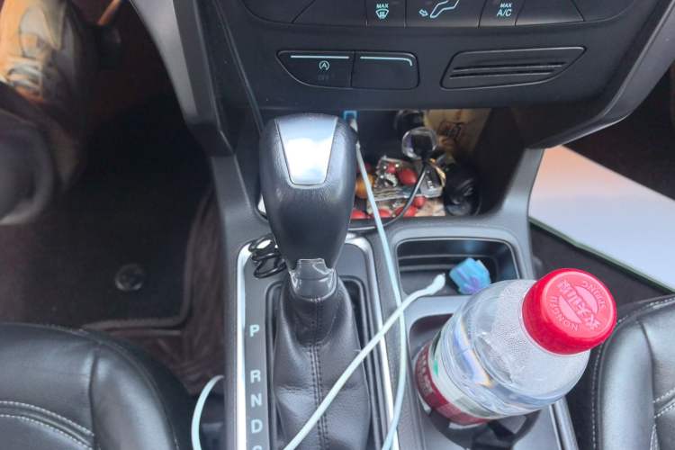 Used Ford Kuga 2017 EcoBoost 245 Four-Wheel Drive Platinum Edition Gear Lever