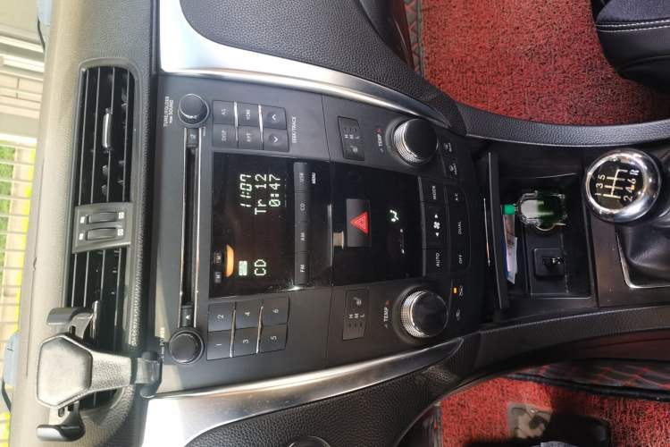 Used Suzuki Kizashi 2010 2.4L Two-Wheel Drive Standard Edition
