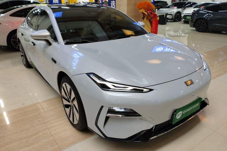 Used Geely Galaxy E8 2024 665 km Range Rear-Drive Starship Long-Range Version