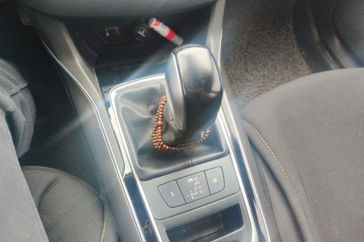 Used Peugeot 408 2018 350THP Automatic Luxury Edition Gear Lever