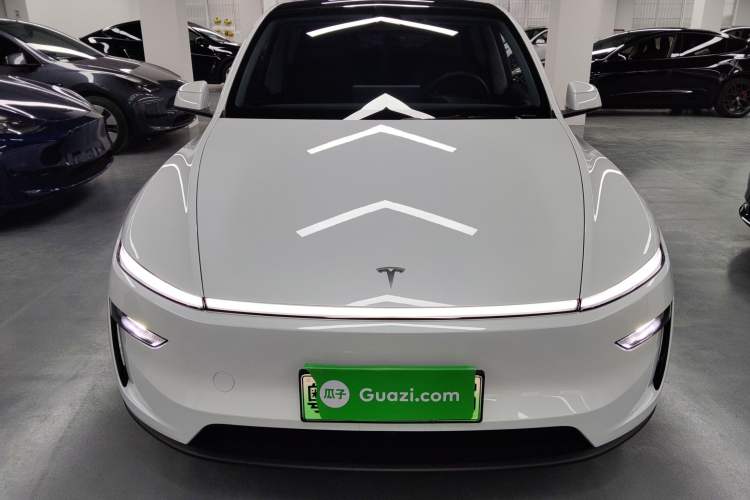 Used Tesla Model Y 2025 Rear-Wheel-Drive Version