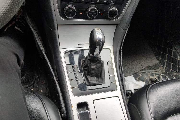 Used Volkswagen Passat 2013 1.8TSI DSG Prestige Edition Gear Lever