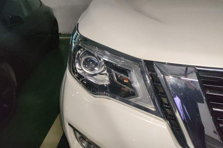 Used Nissan Terra 2018 2.5L Automatic 4x4 Luxury Edition
