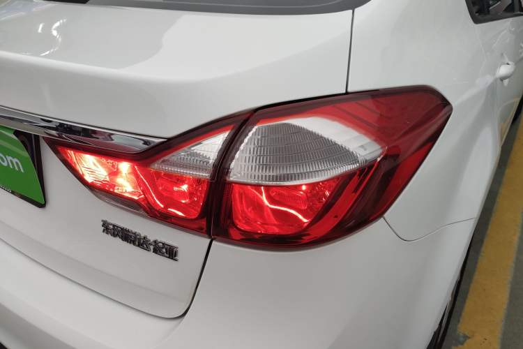 Used Kia K3 2016 1.6L Automatic GL Right Rear Taillight